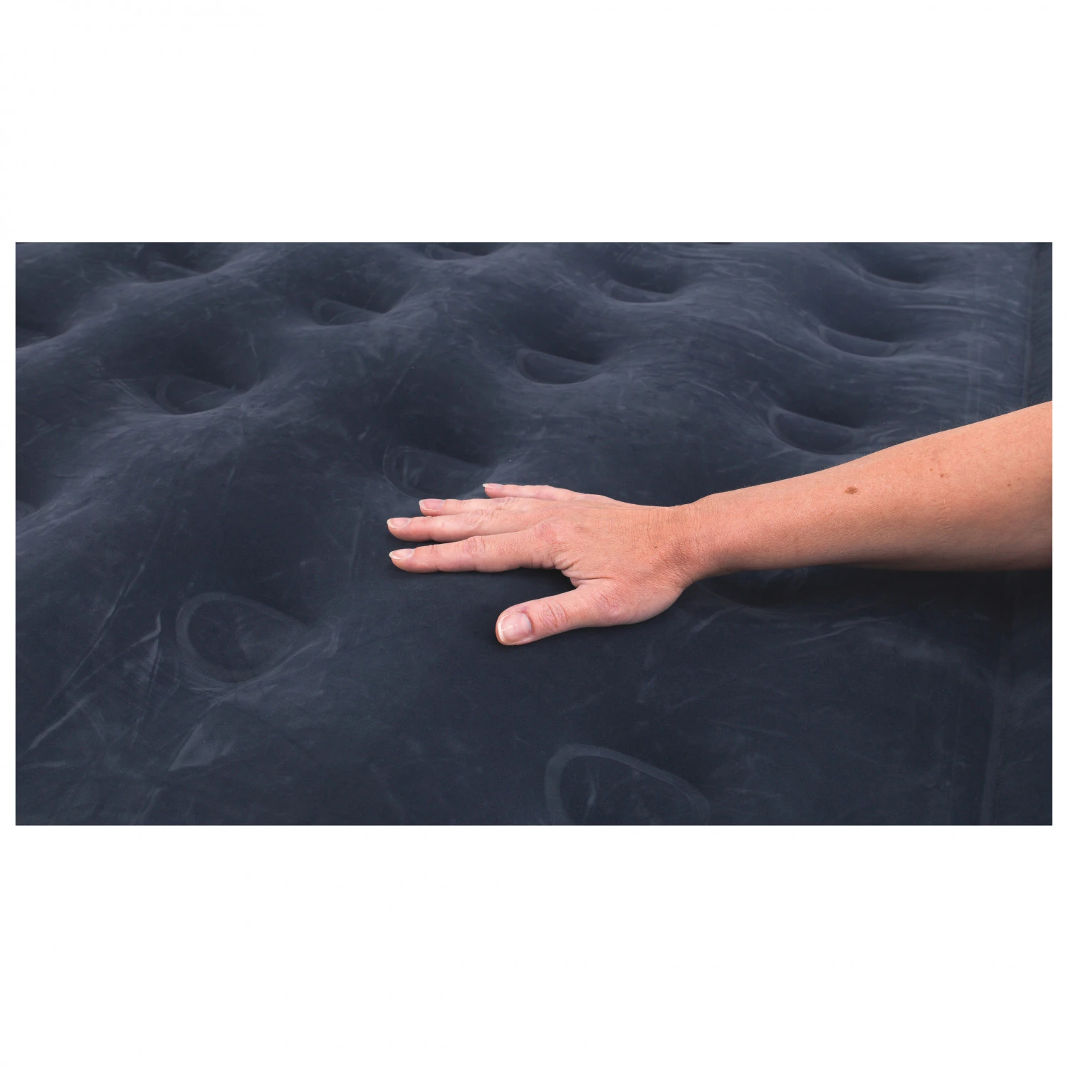 Outwell Superior With Built-In Pump - Air Bed 5 Outwell Superior With Built-In Pump - Air Bed - Image 3