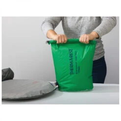 Therm-a-Rest BlockerLite Pump Sack - Stuff Sack -Robens Camp Store therm a rest blockerlite pump sack stuff sack detail 3